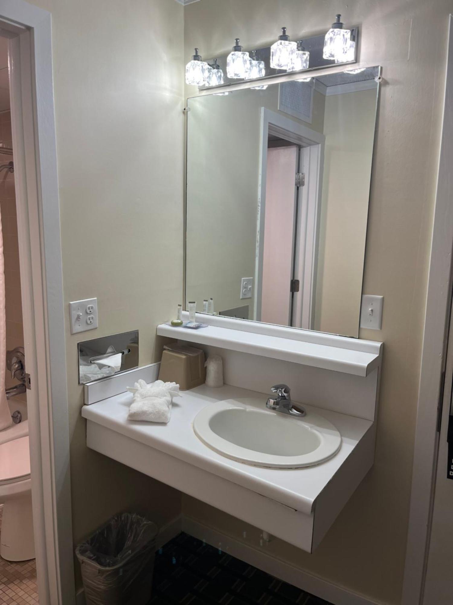 The Hudson Inn Morris Chambre photo