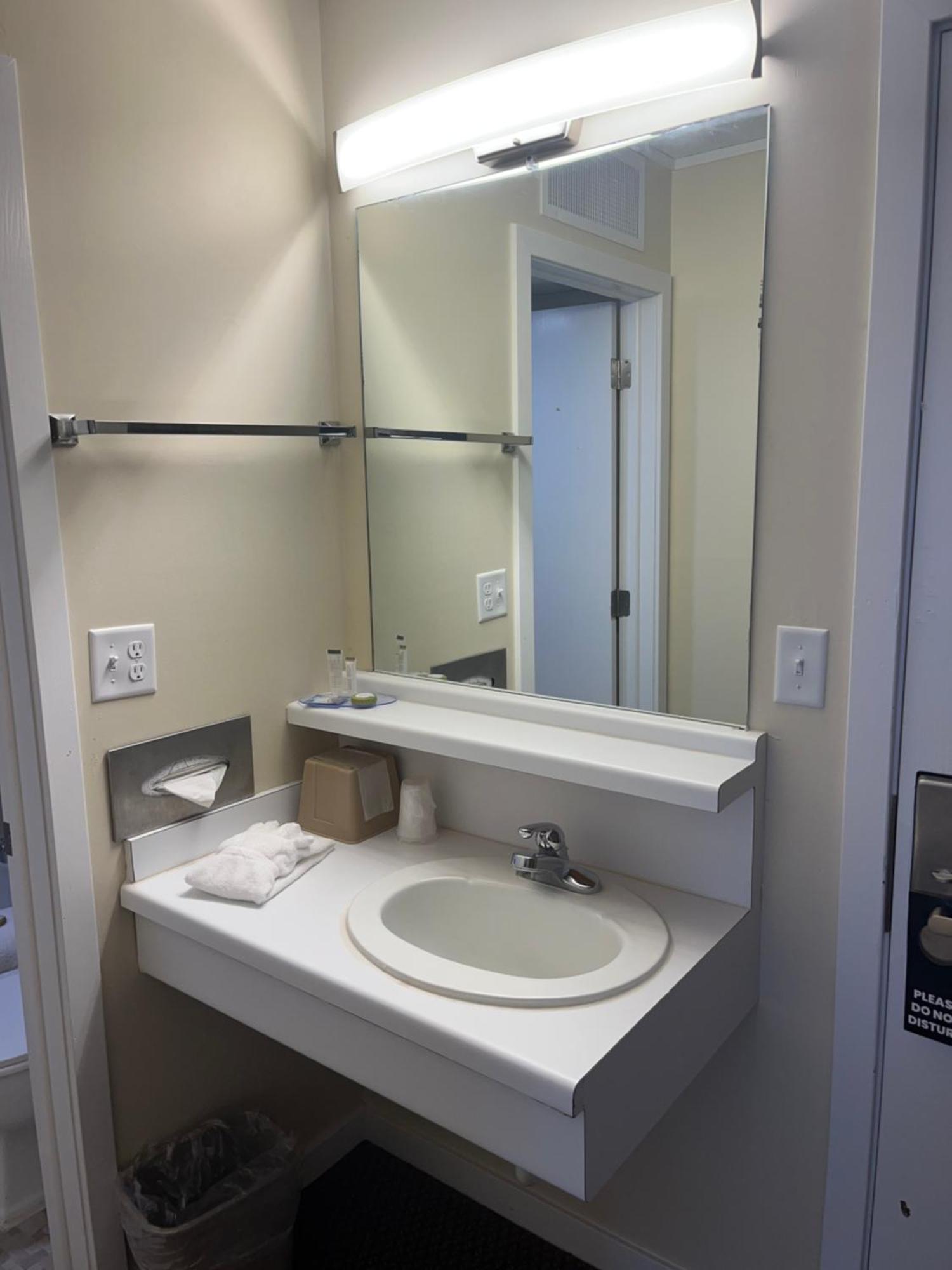 The Hudson Inn Morris Chambre photo