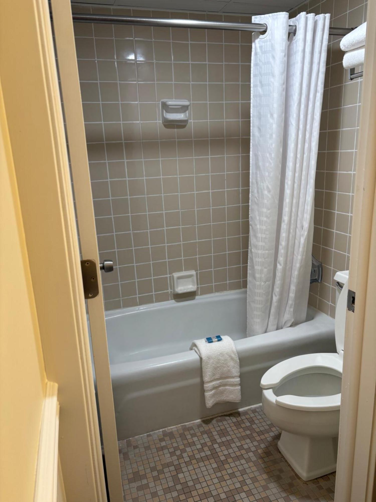 The Hudson Inn Morris Chambre photo